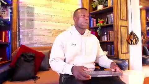Snapshot of marcusblack_ chatting on July 22, 12:19 pm Marcusssss online show from July 22, 12:19 pm