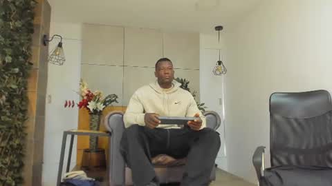 Snapshot of marcusblack_ chatting on August 3, 11:37 am Marcusssss online show from August 3, 11:37 am