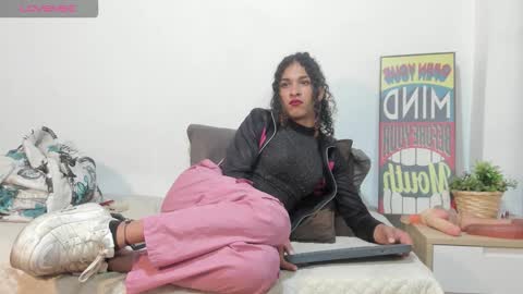 marfilastrom online show from February 5, 7:35 am