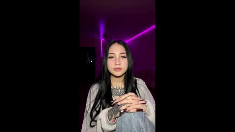 Lauren online show from May 17, 1:07 pm