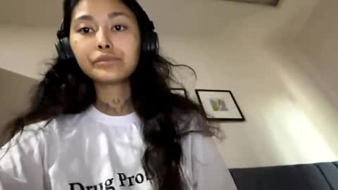 Sandra online show from April 9, 10:31 am