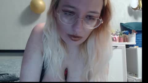 margo_shine online show from March 26, 2:22 pm