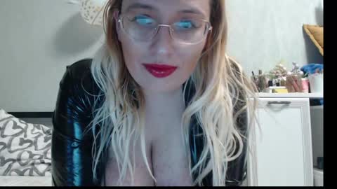 Snapshot of margo_shine chatting on April 30, 5:41 pm margo_shine online show from April 30, 5:41 pm