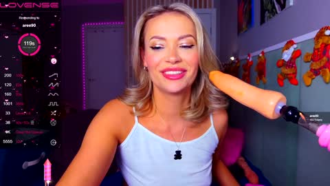 Snapshot of margohotty chatting on December 24, 8:22 am Margo for you online show from December 24, 8:22 am