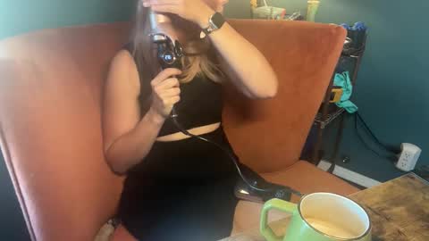 Elle online show from November 6, 1:45 pm