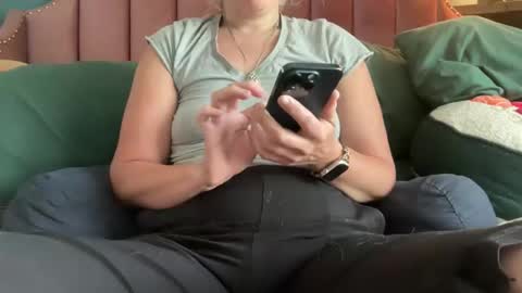 Snapshot of margolane chatting on May 30, 2:03 pm Elle online show from May 30, 2:03 pm