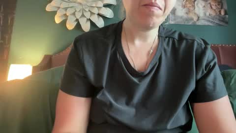 Snapshot of margolane chatting on June 7, 5:38 pm Elle online show from June 7, 5:38 pm