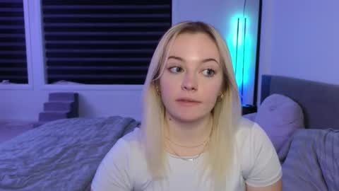 margot_robbie7 online show from November 30, 10:58 pm