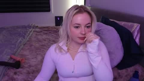 margot_robbie7 online show from January 6, 1:09 am