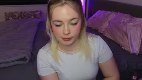 margot_robbie7 online show from April 2, 2:31 am