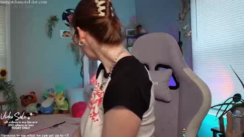 Snapshot of margotdiamond chatting on October 17, 3:03 pm   online show from October 17, 3:03 pm