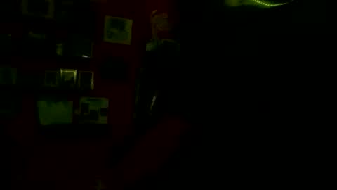 Mari Bee online show from March 13, 10:05 pm