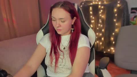 Snapshot of mari_kiku chatting on December 15, 9:42 pm Kiku and Marii - online show from December 15, 9:42 pm