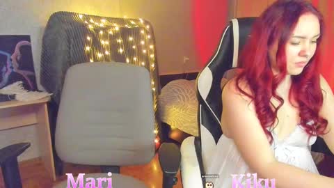 Snapshot of mari_kiku chatting on February 16, 8:22 pm Kiku and Marii - online show from February 16, 8:22 pm