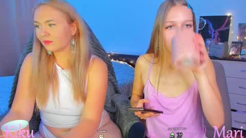 Snapshot of mari_kiku chatting on September 11, 5:24 pm Kiku and Marii - online show from September 11, 5:24 pm