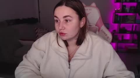 mari moore online show from December 15, 7:23 am