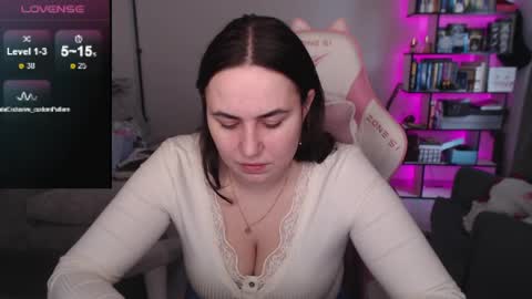 Snapshot of mari_moore7 chatting on April 24, 7:00 am mari moore online show from April 24, 7:00 am