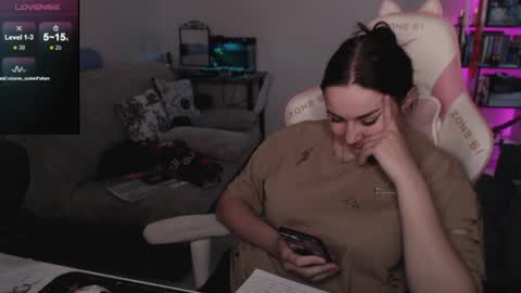 Snapshot of mari_moore7 chatting on May 22, 8:32 am mari moore online show from May 22, 8:32 am