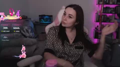 Snapshot of mari_moore7 chatting on July 9, 7:12 am mari moore online show from July 9, 7:12 am
