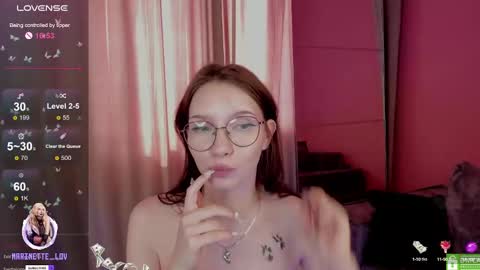 Snapshot of mari_nett chatting on March 10, 9:32 am mari_nett online show from March 10, 9:32 am