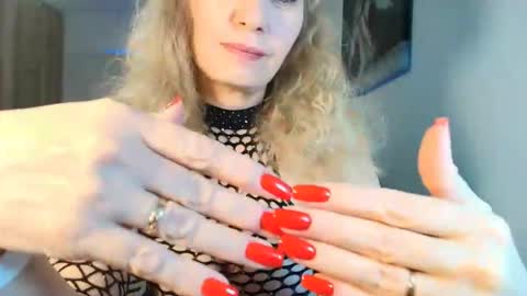 Snapshot of maria_anna_mmm chatting on April 25, 7:55 pm maria_anna_mmm online show from April 25, 7:55 pm