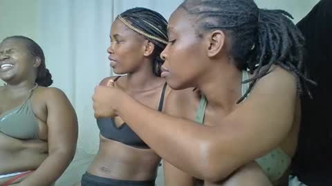 Snapshot of maria_dally chatting on December 5, 8:33 pm maria_dally online show from December 5, 8:33 pm
