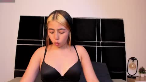 Snapshot of maria_ll chatting on May 27, 1:57 am maria online show from May 27, 1:57 am