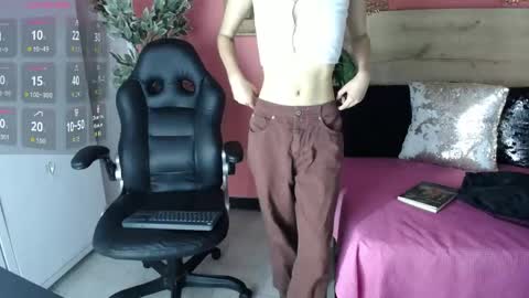 maria_turner1 online show from April 15, 9:49 am