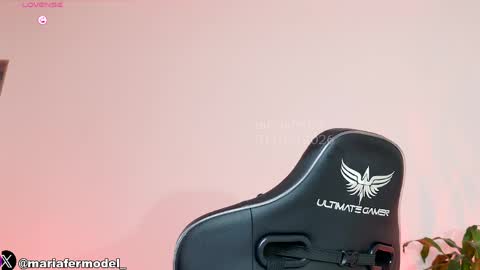 Snapshot of mariafer05 chatting on June 1, 4:41 pm Maria Fer online show from June 1, 4:41 pm