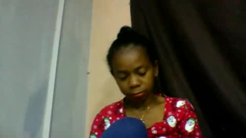 Snapshot of mariah642217 chatting on May 12, 5:15 am mariah642217 online show from May 12, 5:15 am