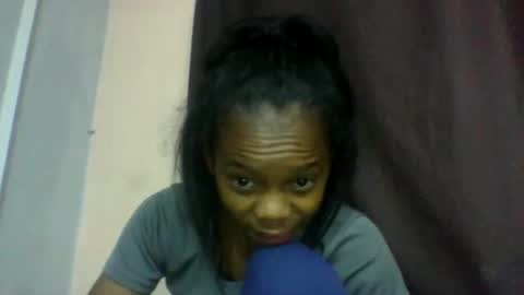 Snapshot of mariah642217 chatting on May 15, 7:04 am mariah642217 online show from May 15, 7:04 am