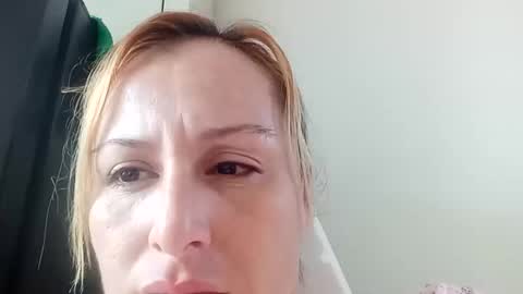 Snapshot of mariajose_1992 chatting on May 24, 8:36 pm mariajose_1992 online show from May 24, 8:36 pm