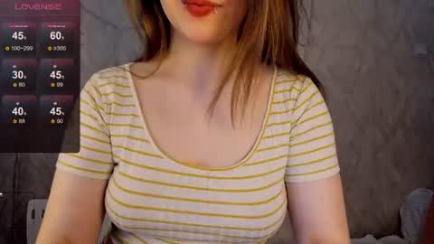 Snapshot of mariakiss_ chatting on June 29, 10:15 am Maria online show from June 29, 10:15 am