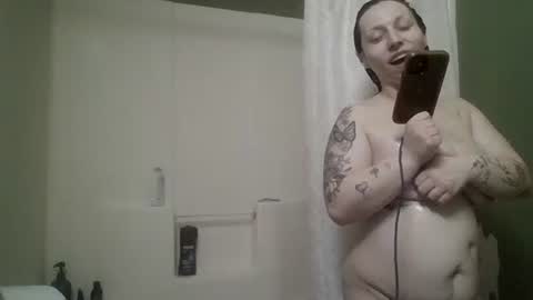 Snapshot of mariamaybe24 chatting on December 7, 8:49 pm Mariah online show from December 7, 8:49 pm