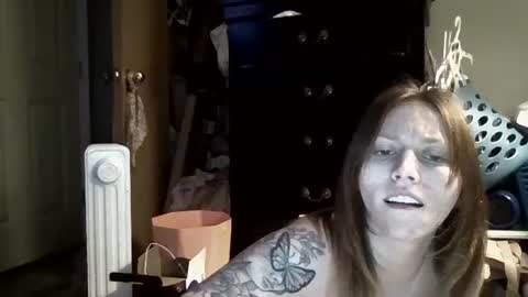 Snapshot of mariamaybe24 chatting on December 18, 6:32 am Mariah online show from December 18, 6:32 am