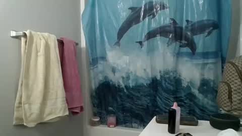 Snapshot of mariamaybe24 chatting on January 14, 8:04 pm Mariah online show from January 14, 8:04 pm