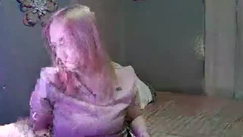 Snapshot of mariamaybe24 chatting on February 24, 9:31 pm Mariah online show from February 24, 9:31 pm