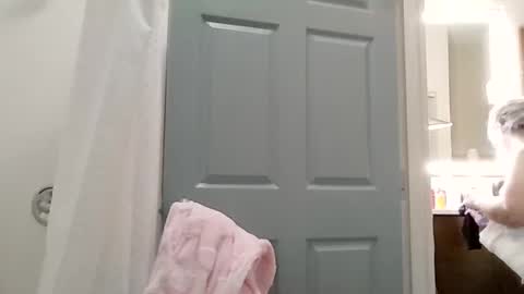 Snapshot of mariamaybe24 chatting on September 30, 3:44 am Mariah online show from September 30, 3:44 am