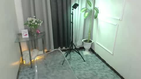 Snapshot of mariamercedesxxx chatting on February 20, 7:45 am maria online show from February 20, 7:45 am