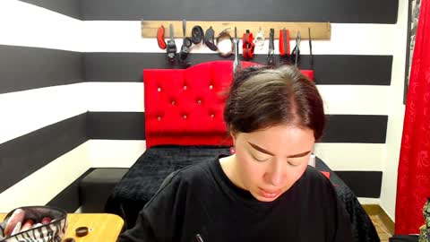 Marian online show from December 9, 2:02 am