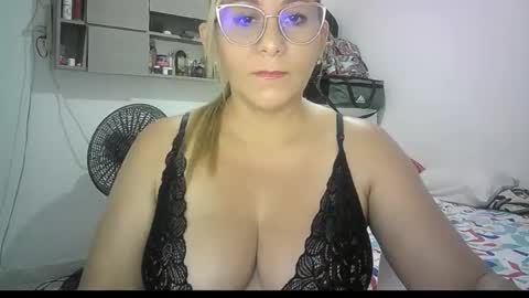 Snapshot of mariana995649 chatting on May 16, 3:00 pm mariana995649 online show from May 16, 3:00 pm
