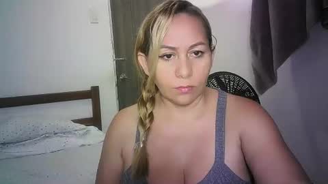 Snapshot of mariana995649 chatting on June 20, 12:30 pm mariana995649 online show from June 20, 12:30 pm