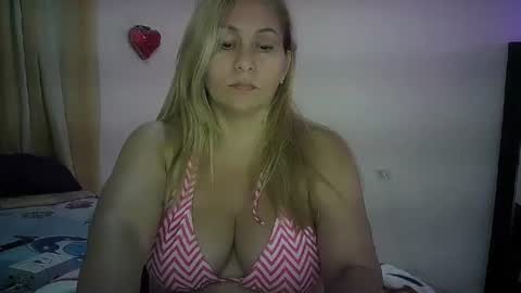 Snapshot of mariana995649 chatting on July 14, 12:02 am mariana995649 online show from July 14, 12:02 am