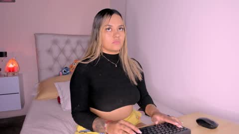 Snapshot of mariana__roe chatting on January 20, 12:57 am Mariana Roe online show from January 20, 12:57 am