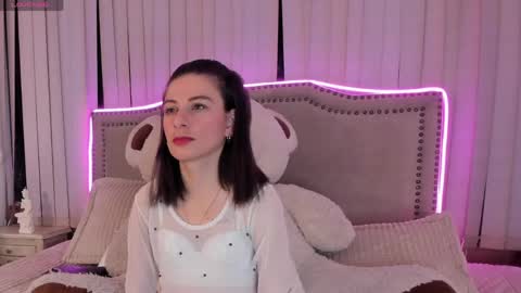 Snapshot of mariana__thompson chatting on June 3, 2:25 am mariana__thompson online show from June 3, 2:25 am