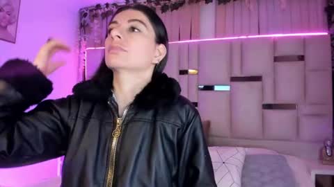 Snapshot of mariana__thompson chatting on July 28, 2:40 am mariana__thompson online show from July 28, 2:40 am
