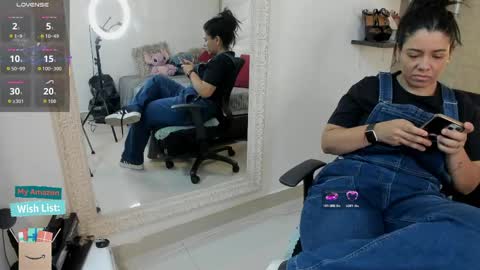 Snapshot of mariana_c chatting on May 25, 2:56 pm Mar y online show from May 25, 2:56 pm