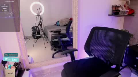 Snapshot of mariana_c chatting on May 30, 1:41 pm Mar y online show from May 30, 1:41 pm