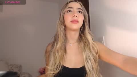 Mariana online show from October 27, 3:43 am