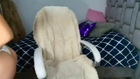 Snapshot of mariana_gomez01 chatting on May 11, 4:04 pm Mariana Gomez online show from May 11, 4:04 pm